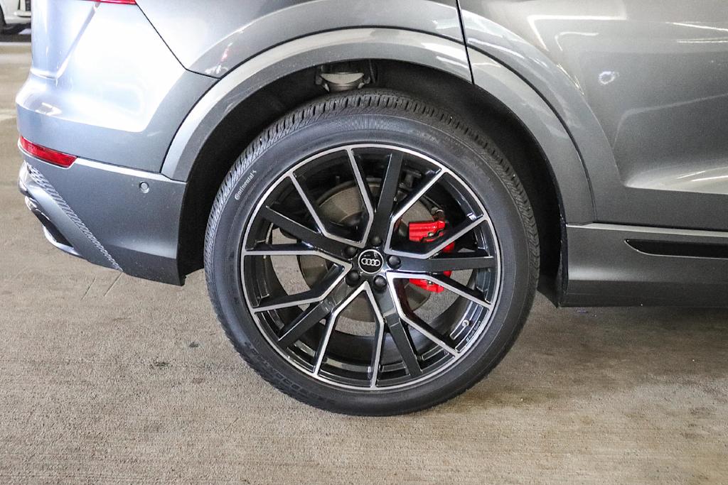 Thumbnail: 2023 Audi Q8 - 13