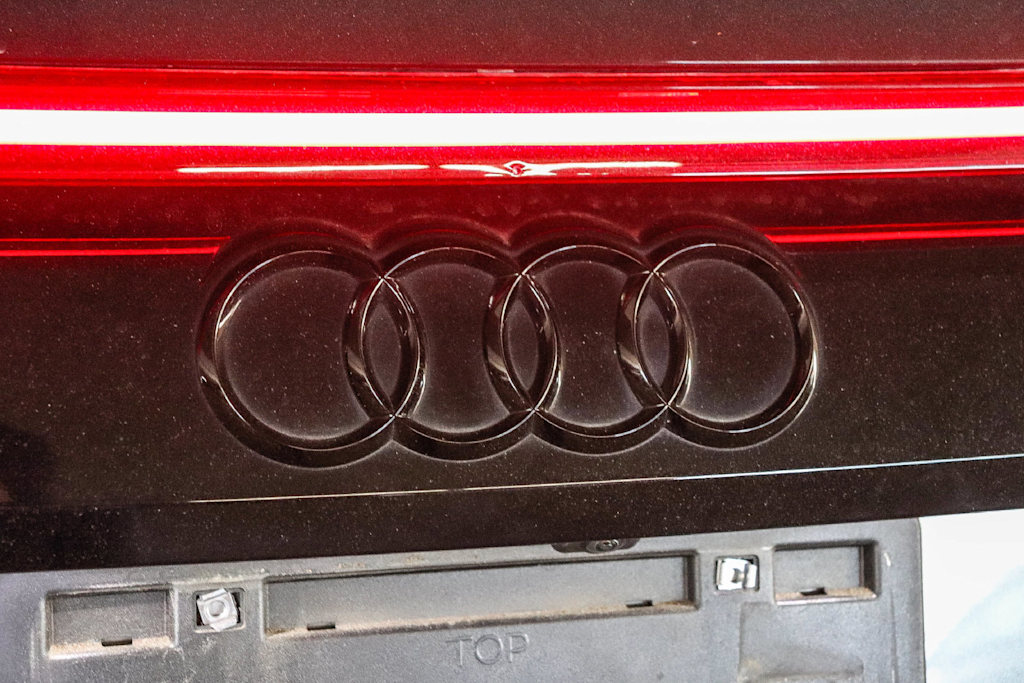 Thumbnail: 2023 Audi Q8 - 15