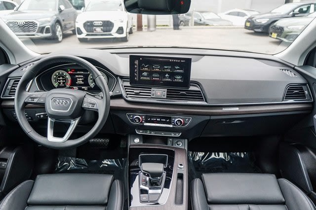 2024 Audi Q5 e Premium 2