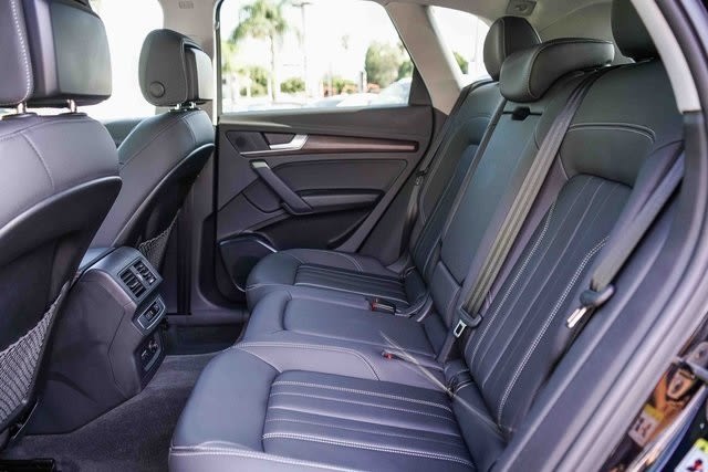 Thumbnail: 2022 Audi Q5 - 11