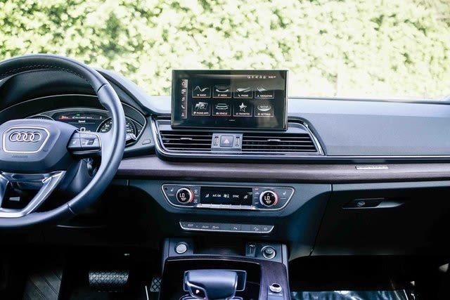 Thumbnail: 2022 Audi Q5 - 8