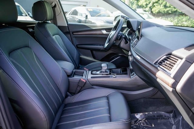 Thumbnail: 2022 Audi Q5 - 9