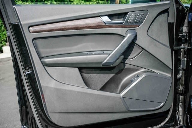 Thumbnail: 2022 Audi Q5 - 24