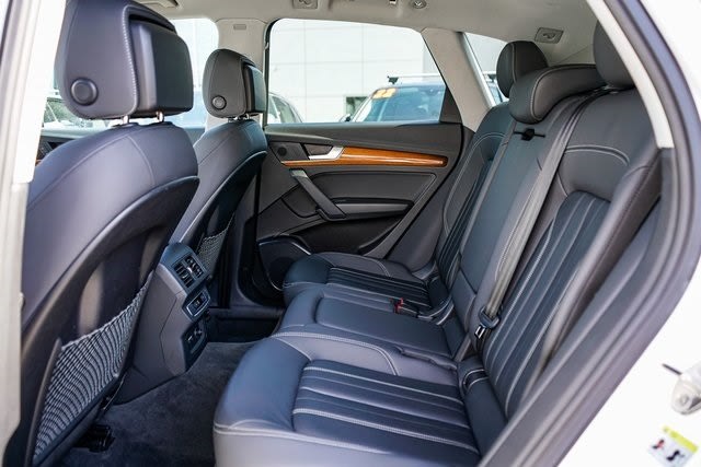 2022 Audi Q5 Premium 11