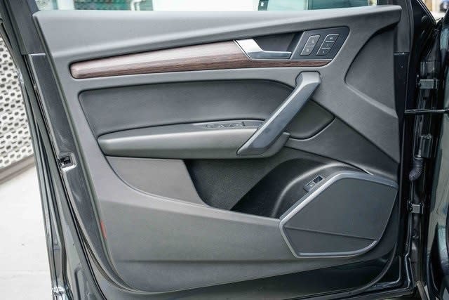 Thumbnail: 2023 Audi Q5 - 23