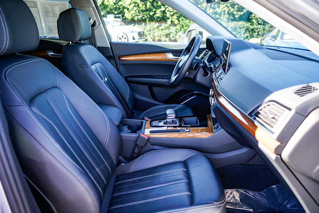 Thumbnail: 2023 Audi Q5 - 10