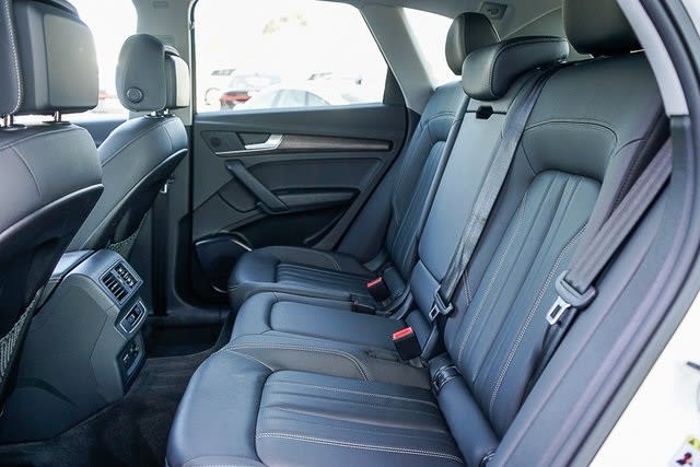 Thumbnail: 2023 Audi Q5 - 12