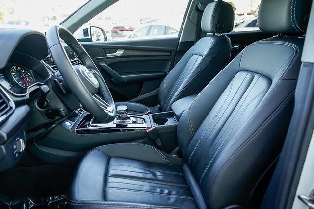 Thumbnail: 2023 Audi Q5 - 11