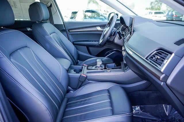 Thumbnail: 2023 Audi Q5 - 10