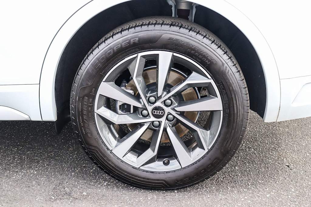 Thumbnail: 2023 Audi Q5 - 21