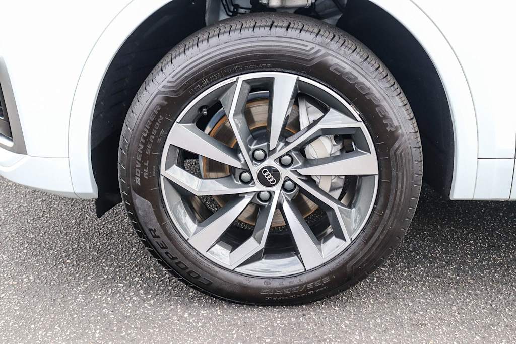 Thumbnail: 2023 Audi Q5 - 6