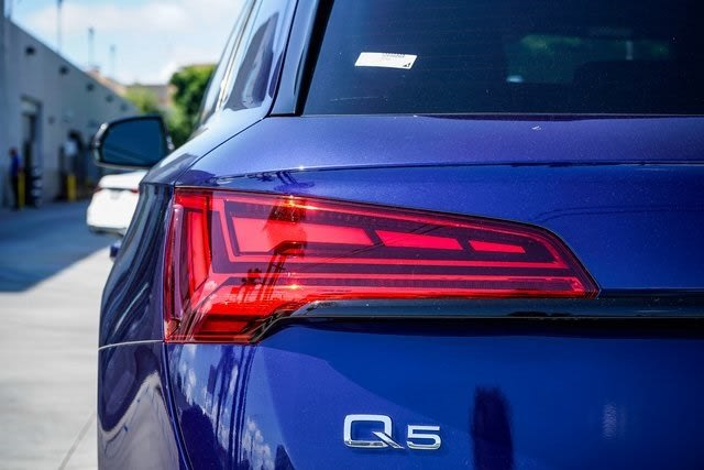 Thumbnail: 2025 Audi Q5 - 22