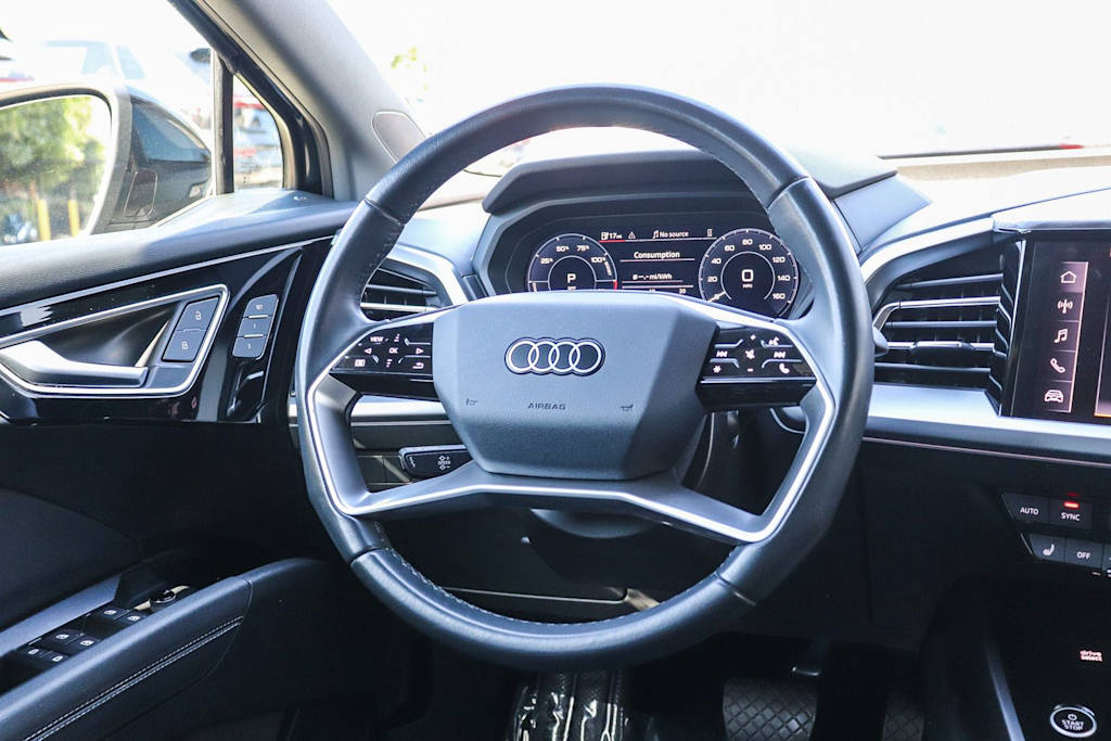 Thumbnail: 2023 Audi Q4 e-tron - 12
