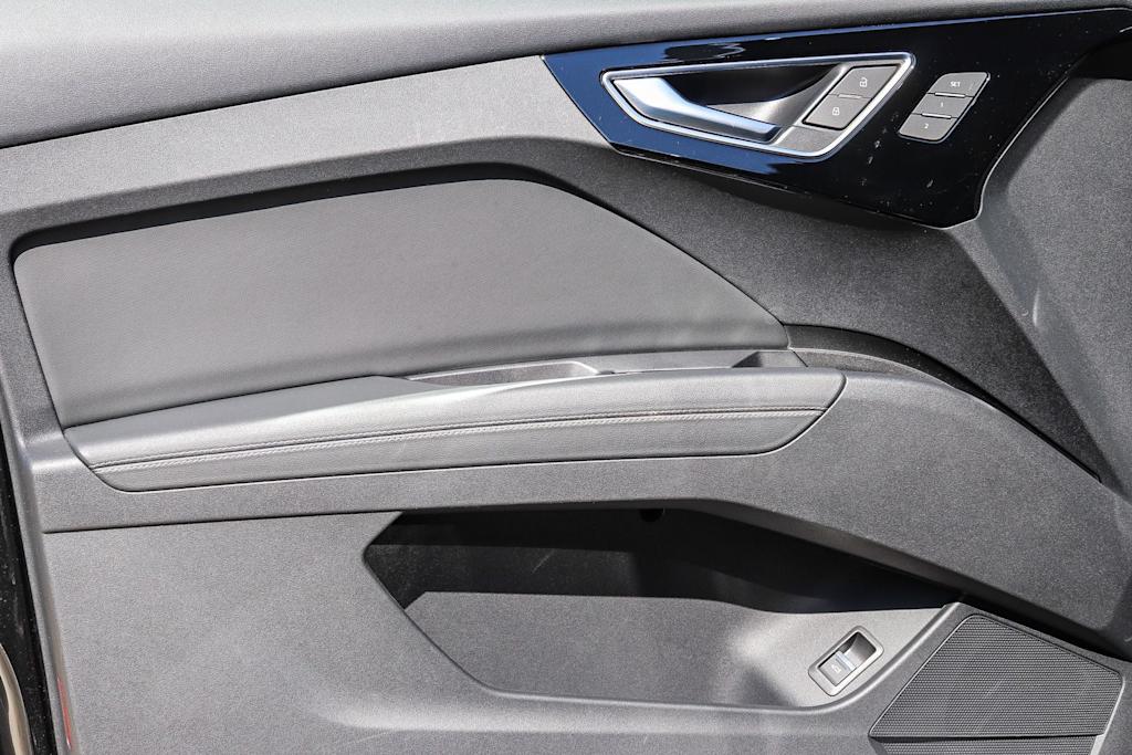 Thumbnail: 2023 Audi Q4 e-tron - 26