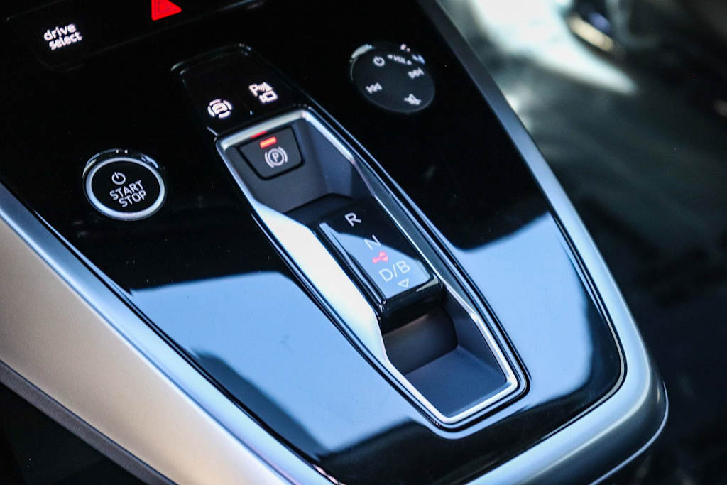 Thumbnail: 2023 Audi Q4 e-tron - 14