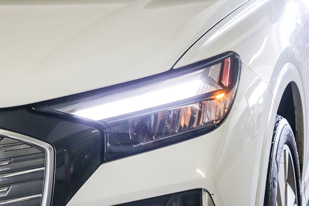 Thumbnail: 2023 Audi Q4 e-tron - 8