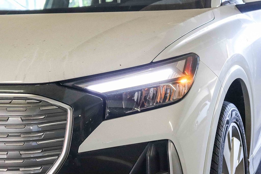 Thumbnail: 2023 Audi Q4 e-tron - 9