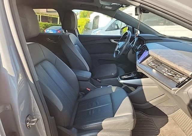 Thumbnail: 2024 Audi Q4 e-tron - 5