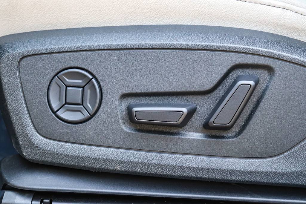 Thumbnail: 2023 Audi Q4 e-tron - 25