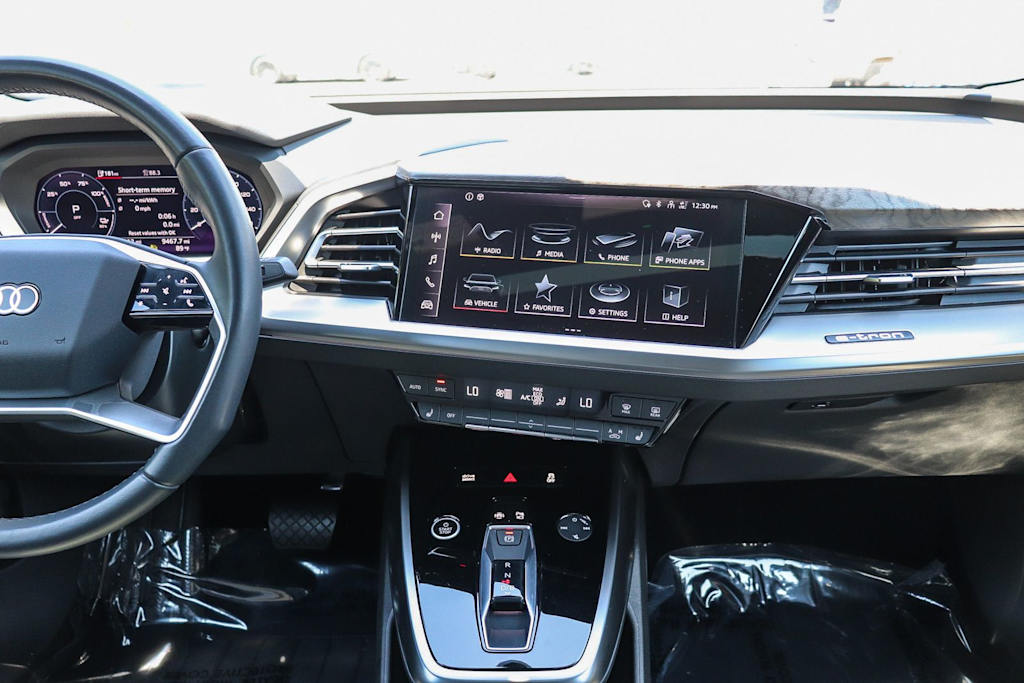 Thumbnail: 2023 Audi Q4 e-tron - 8