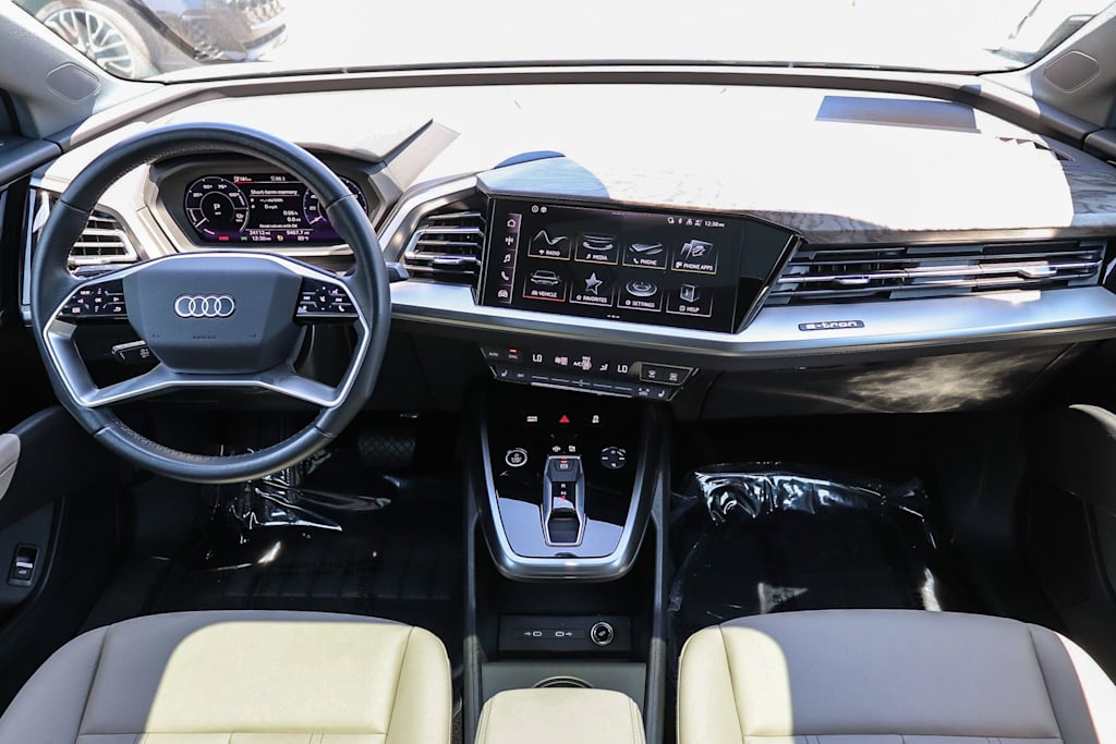 Thumbnail: 2023 Audi Q4 e-tron - 2