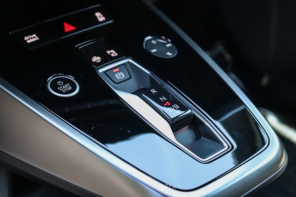 Thumbnail: 2023 Audi Q4 e-tron - 14