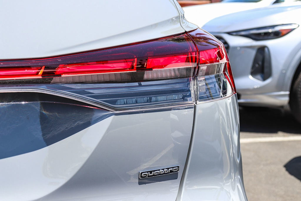 Thumbnail: 2023 Audi Q4 e-tron - 22