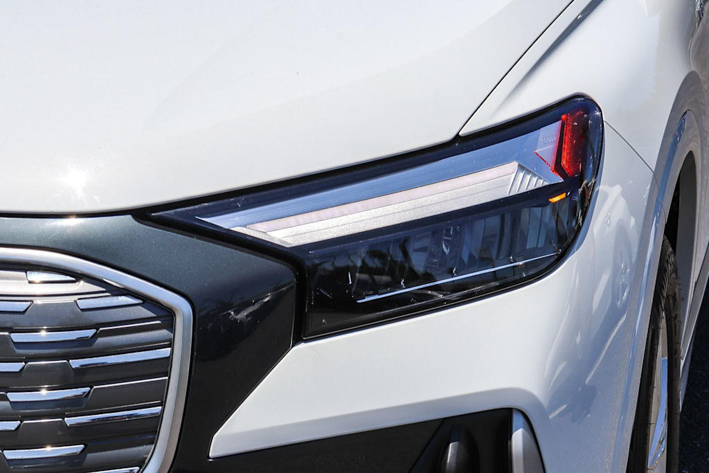 Thumbnail: 2023 Audi Q4 e-tron - 18