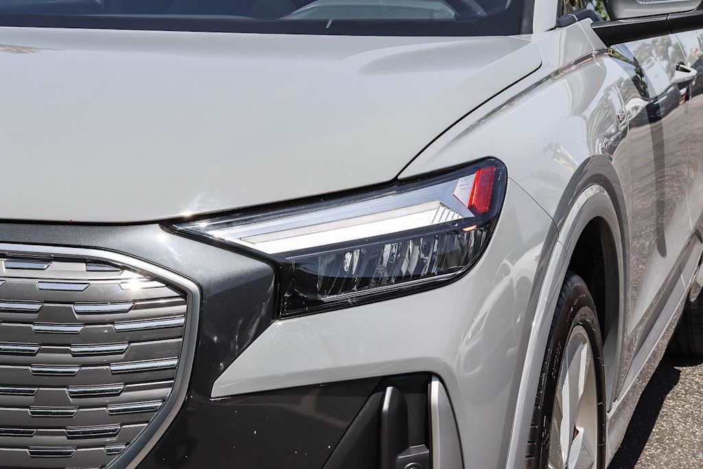 Thumbnail: 2023 Audi Q4 e-tron - 17