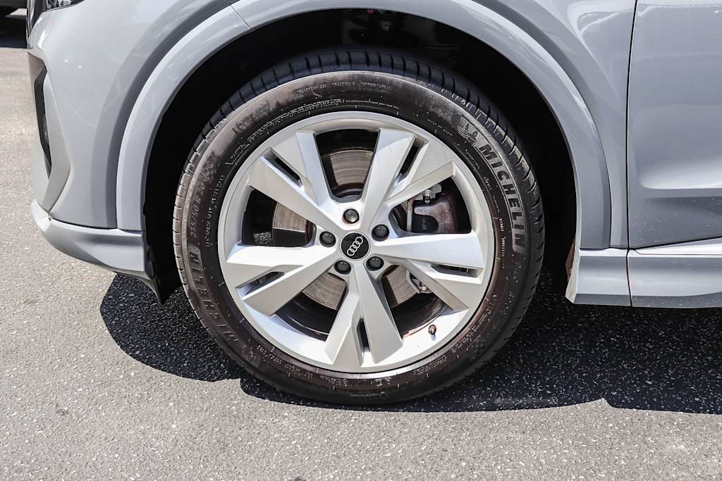 Thumbnail: 2023 Audi Q4 e-tron - 7