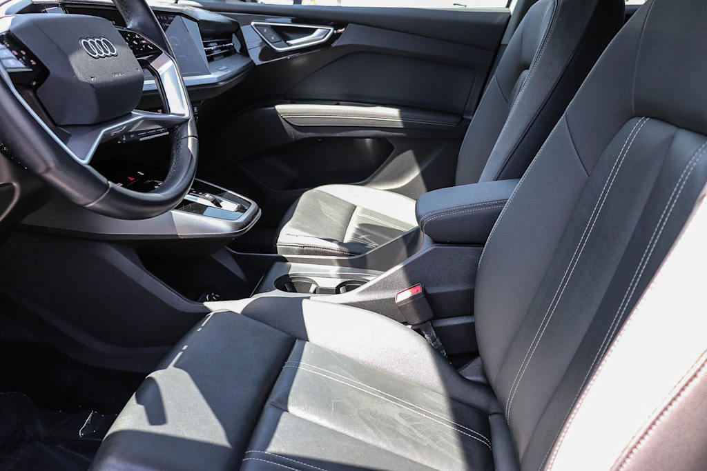 Thumbnail: 2023 Audi Q4 e-tron - 11
