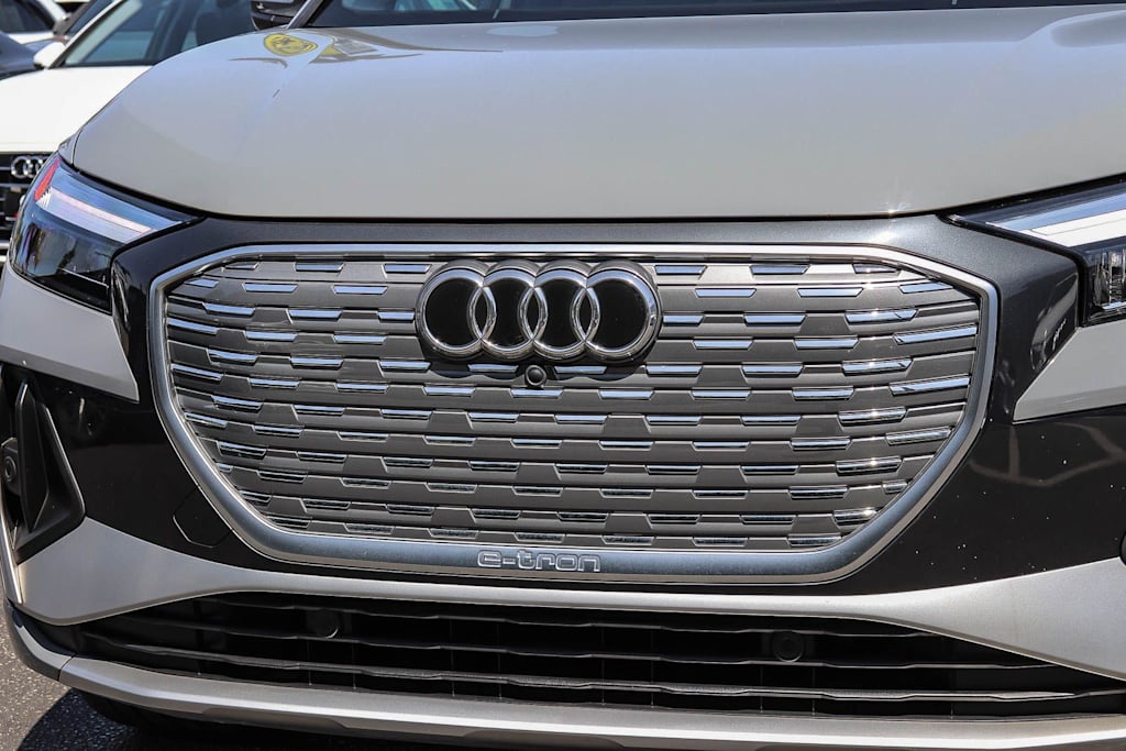 Thumbnail: 2023 Audi Q4 e-tron - 18