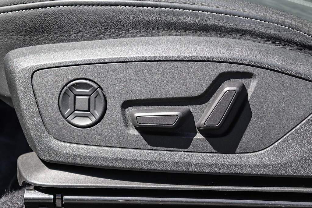 Thumbnail: 2023 Audi Q4 e-tron - 22