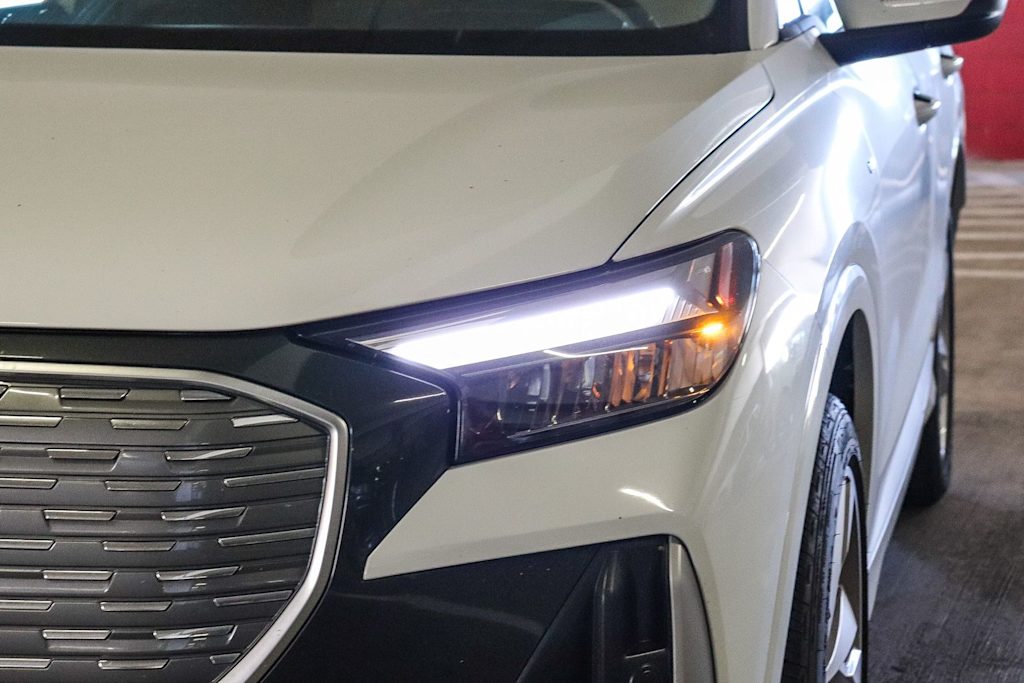 Thumbnail: 2023 Audi Q4 e-tron - 10