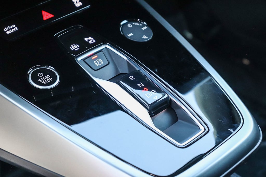 Thumbnail: 2024 Audi Q4 e-tron - 14