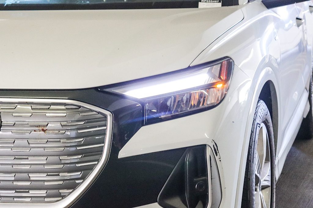 Thumbnail: 2024 Audi Q4 e-tron - 10