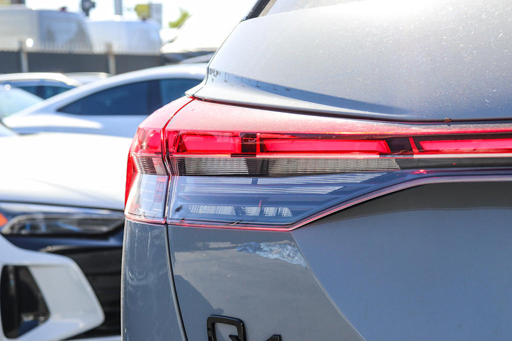 Thumbnail: 2023 Audi Q4 e-tron - 12