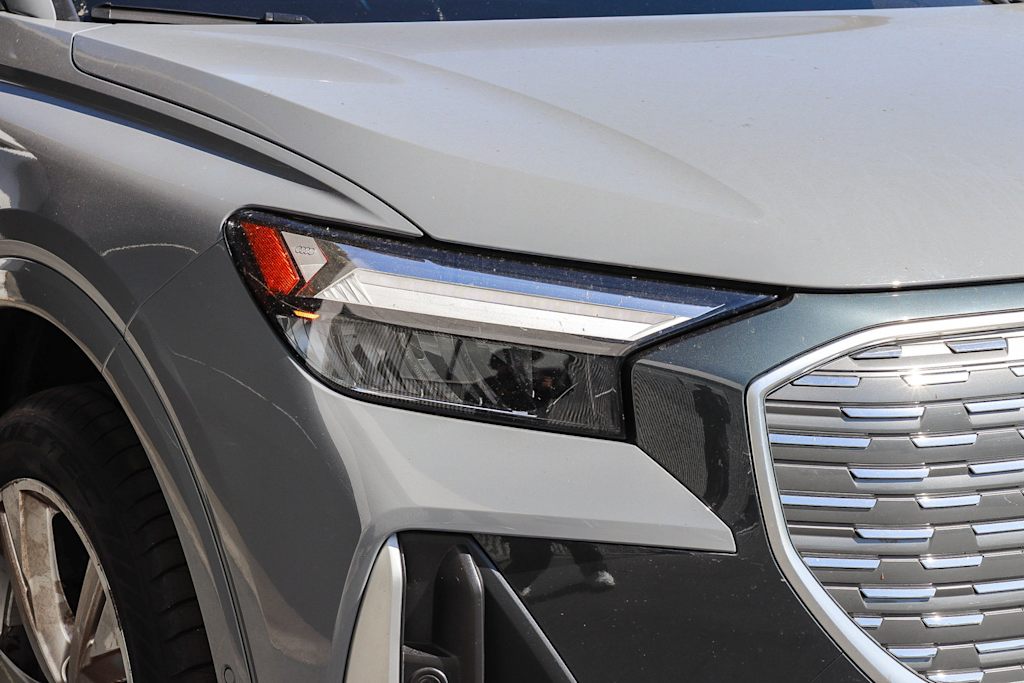 Thumbnail: 2023 Audi Q4 e-tron - 9