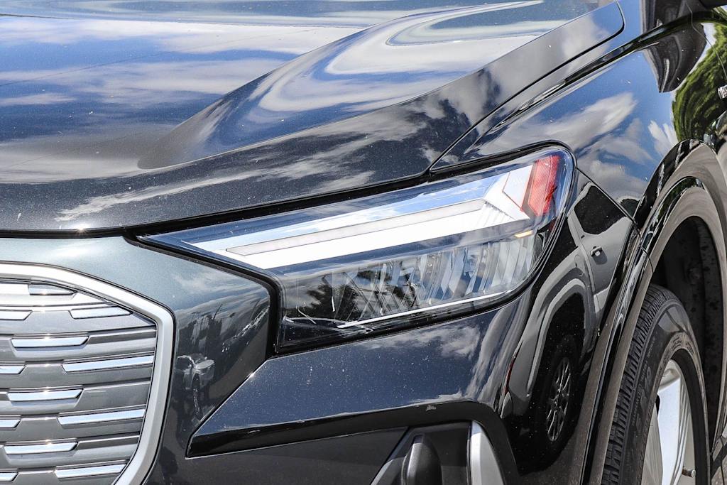 Thumbnail: 2023 Audi Q4 e-tron - 9