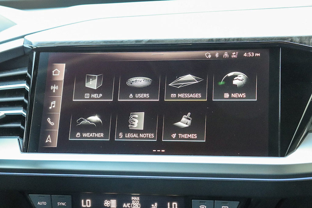 Thumbnail: 2023 Audi Q4 e-tron - 25