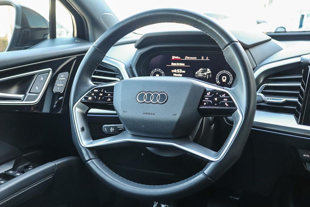 Thumbnail: 2023 Audi Q4 e-tron - 11