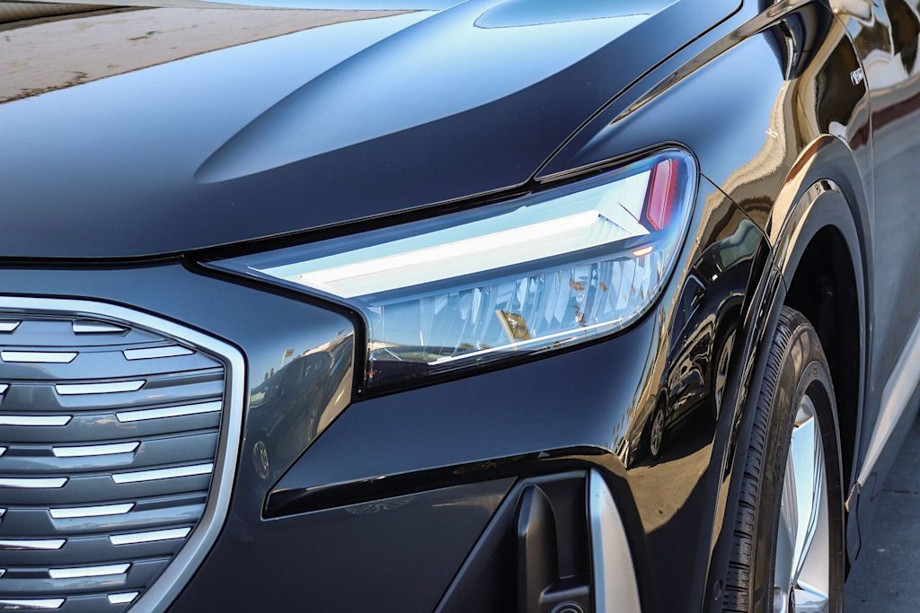Thumbnail: 2023 Audi Q4 e-tron - 20