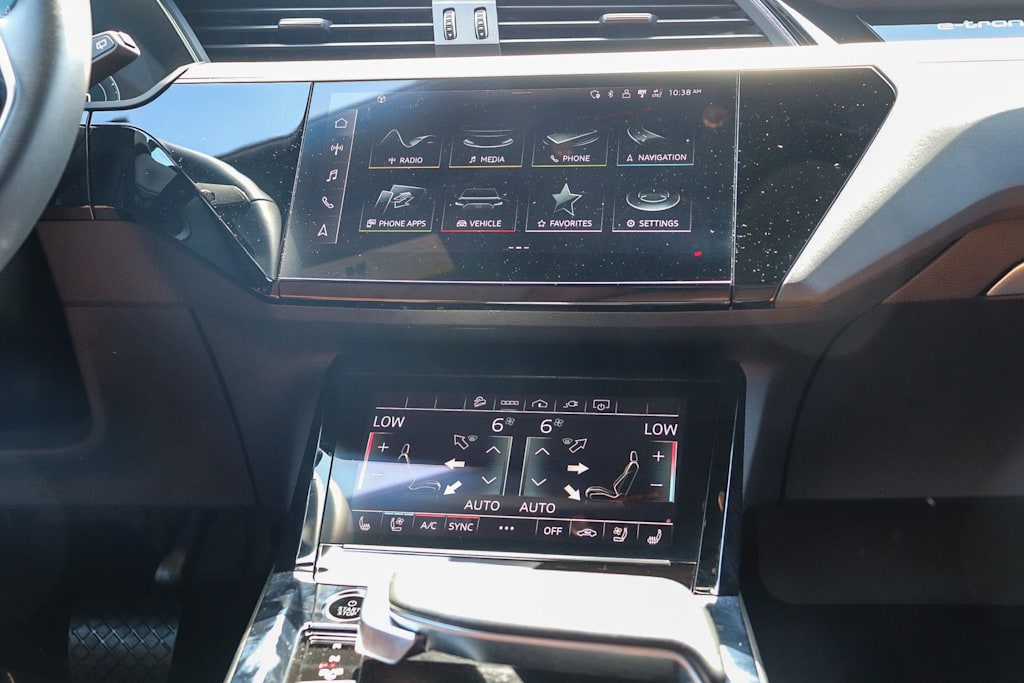Thumbnail: 2023 Audi e-tron - 11