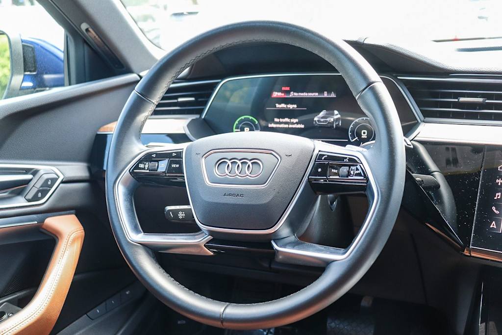 Thumbnail: 2023 Audi e-tron - 7