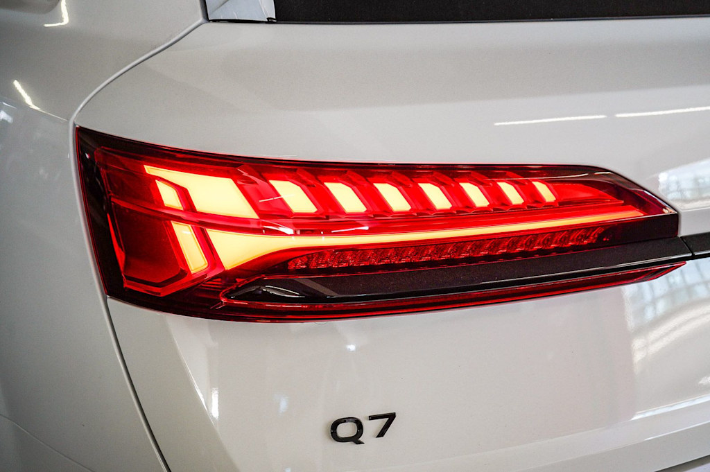 Thumbnail: 2026 Audi Q7 - 6