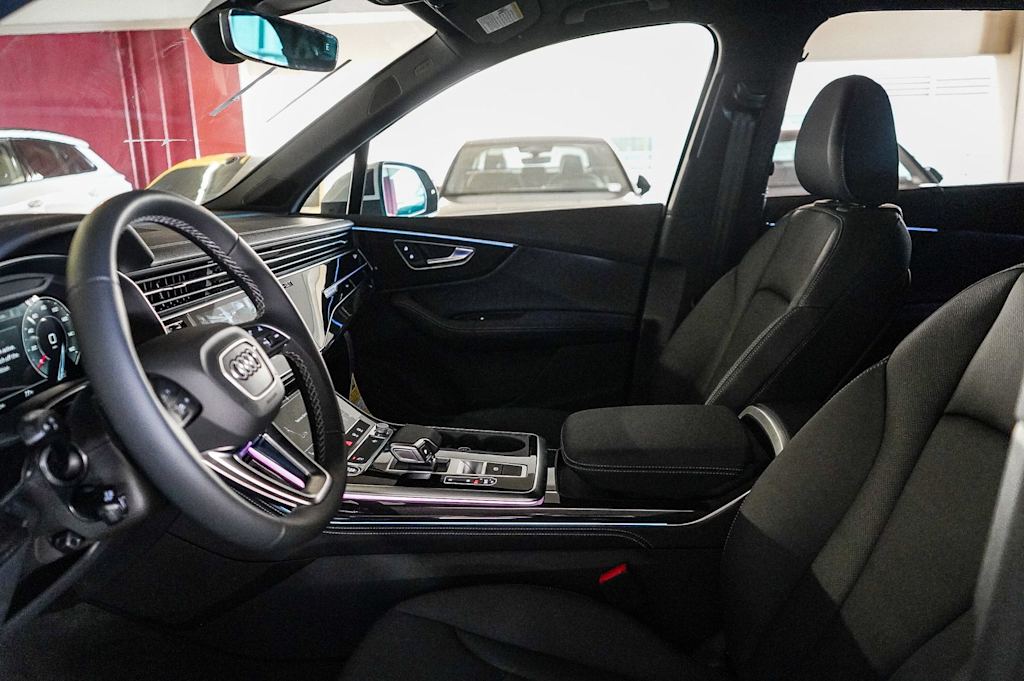 Thumbnail: 2026 Audi Q7 - 11