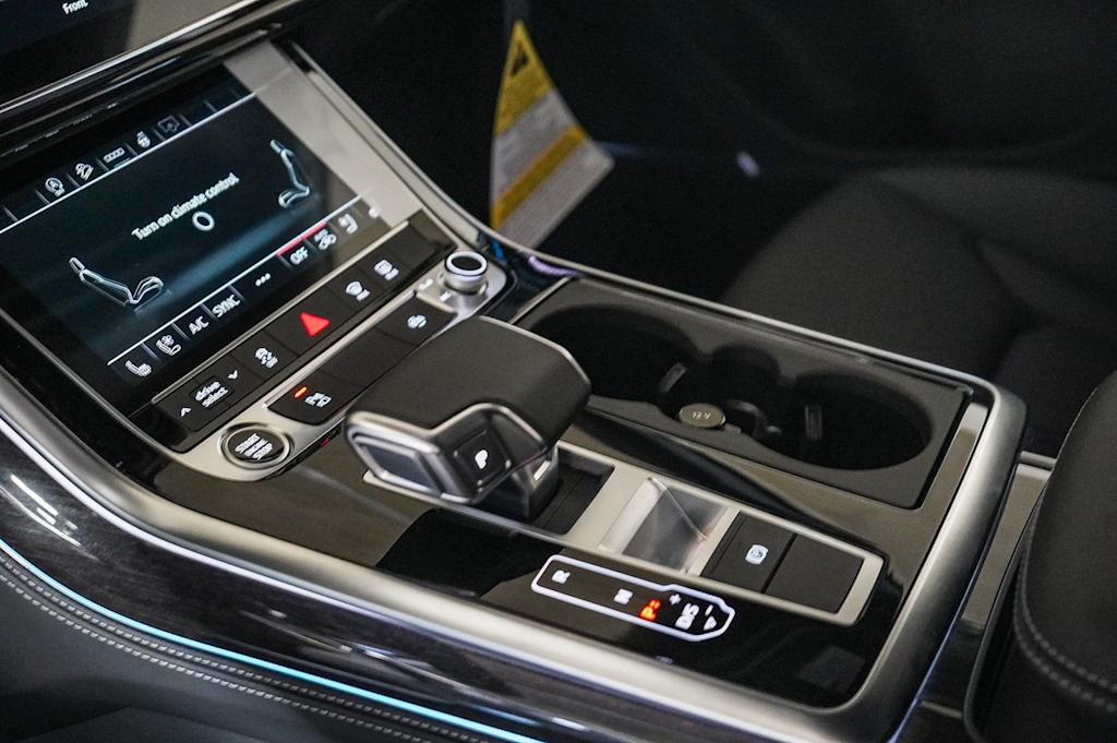 Thumbnail: 2026 Audi Q7 - 15