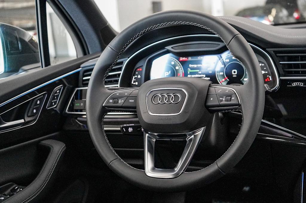 Thumbnail: 2026 Audi Q7 - 13