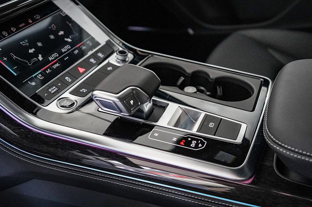 Thumbnail: 2026 Audi Q7 - 15