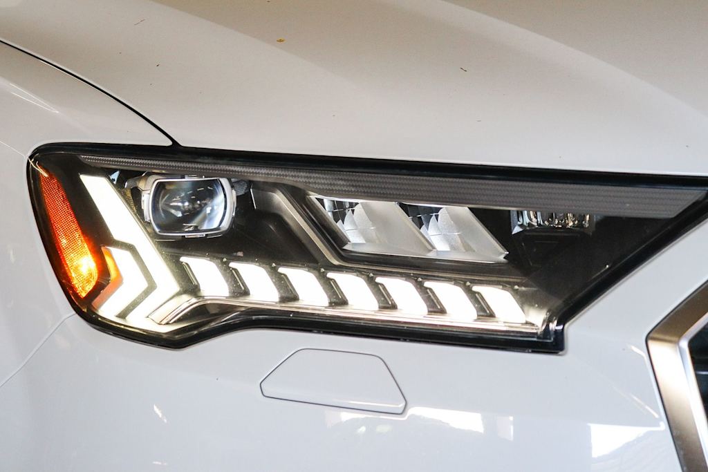 Thumbnail: 2023 Audi Q7 - 8
